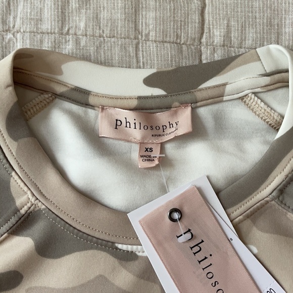 Camo Sweatshirt Short Sleeve XS NWT Sand Gray White - Picture 5 of 9